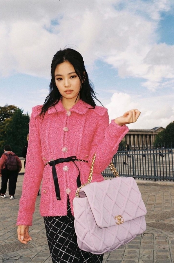 JENNIE FOR THE CHANEL 22 BAG CAMPAIGN  CHANEL
