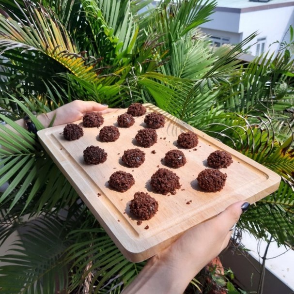  
    
Truffle Chocolate – món ngon tô điểm cho ngày lễ Tết thêm phần ngọt ngào.