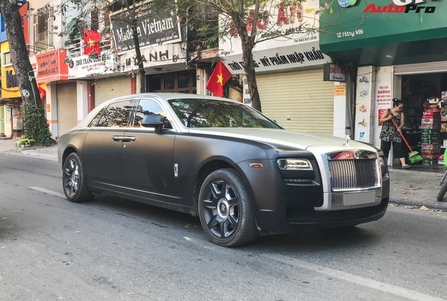  
Chiếc Rolls-Royce Ghost EWB hiếm hoi tại Việt Nam. (Ảnh: Auto Pro)