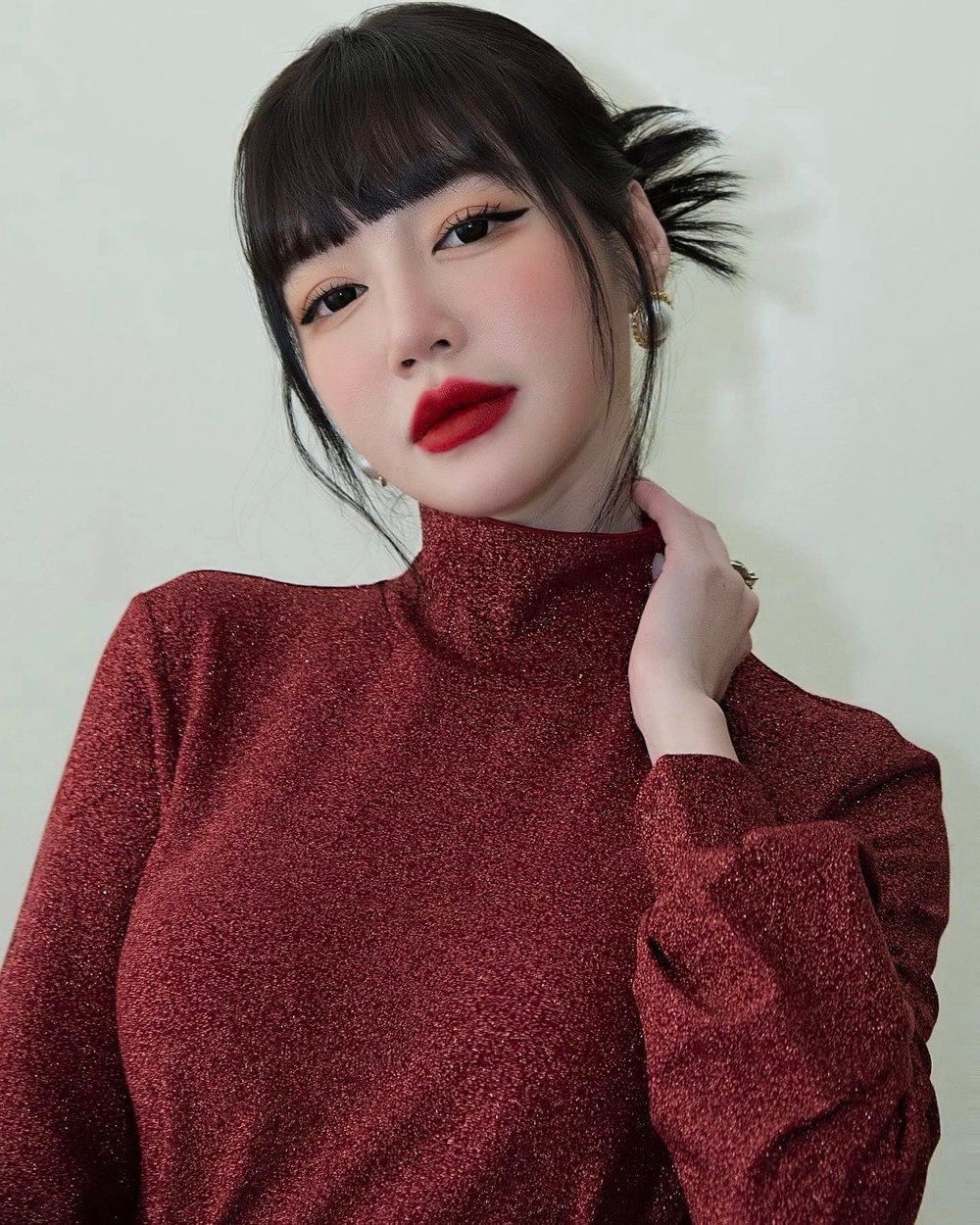  
Elly Trần được nhận xét là có đôi môi quyến rũ nhất nhì showbiz Việt. (Ảnh: FB Elly Trần)