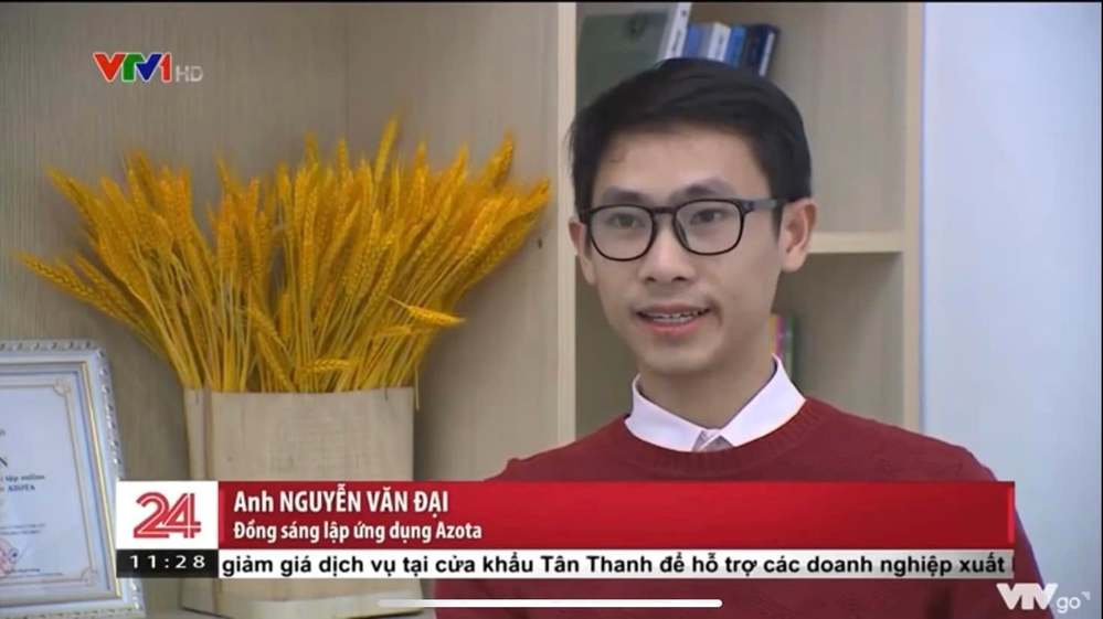  
Anh Nguyễn Văn Đại chia sẻ về Azota. (Ảnh: Chụp màn hình VTV24)
