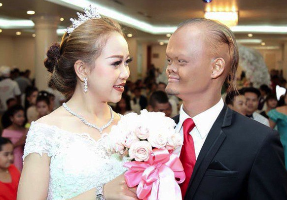  
Hình ảnh trong hôn lễ của cặp đôi từng gây “bão” trên mạng xã hội. (Ảnh: FB Lae Joi)