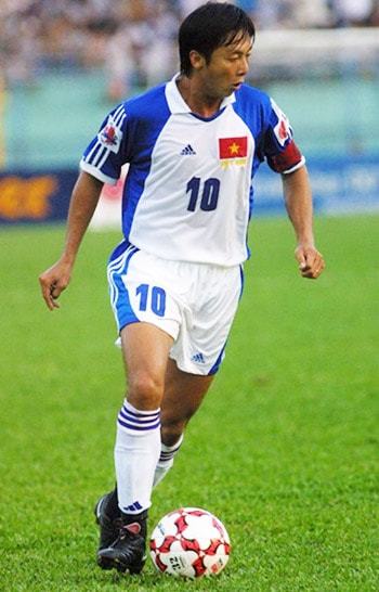  
Cái tên Lê Huỳnh Đức vẫn khiến dân mê bóng đá nể phục trong thời gian dài. (Ảnh: Dân Việt)