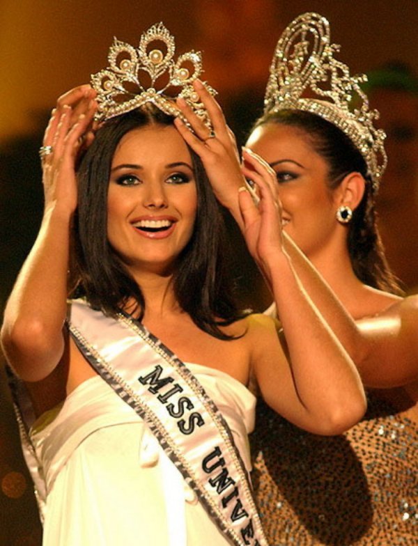Những Miss Universe đẹp nhất dưới thời Donald Trump nắm bản quyền