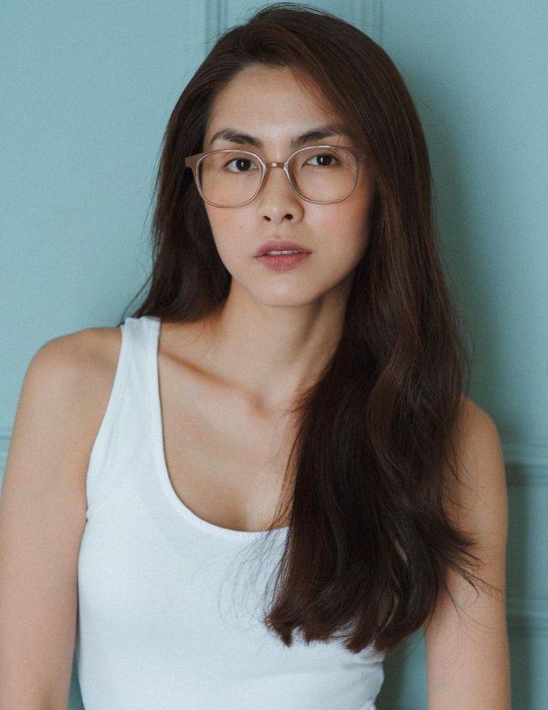    Xương quai xanh giúp "ngọc nữ màn ảnh Việt" tăng phần quyến rũ, hút mắt người nhìn. (Ảnh: Instagram hatangthanh)