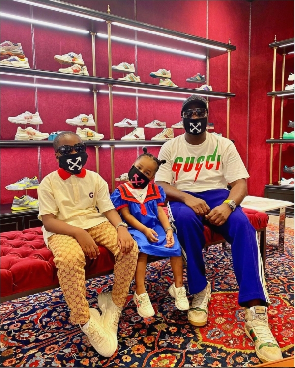  Gia đình của vị tỷ phú siêu giàu ở Dubai. (Ảnh: Instagram Mompha)