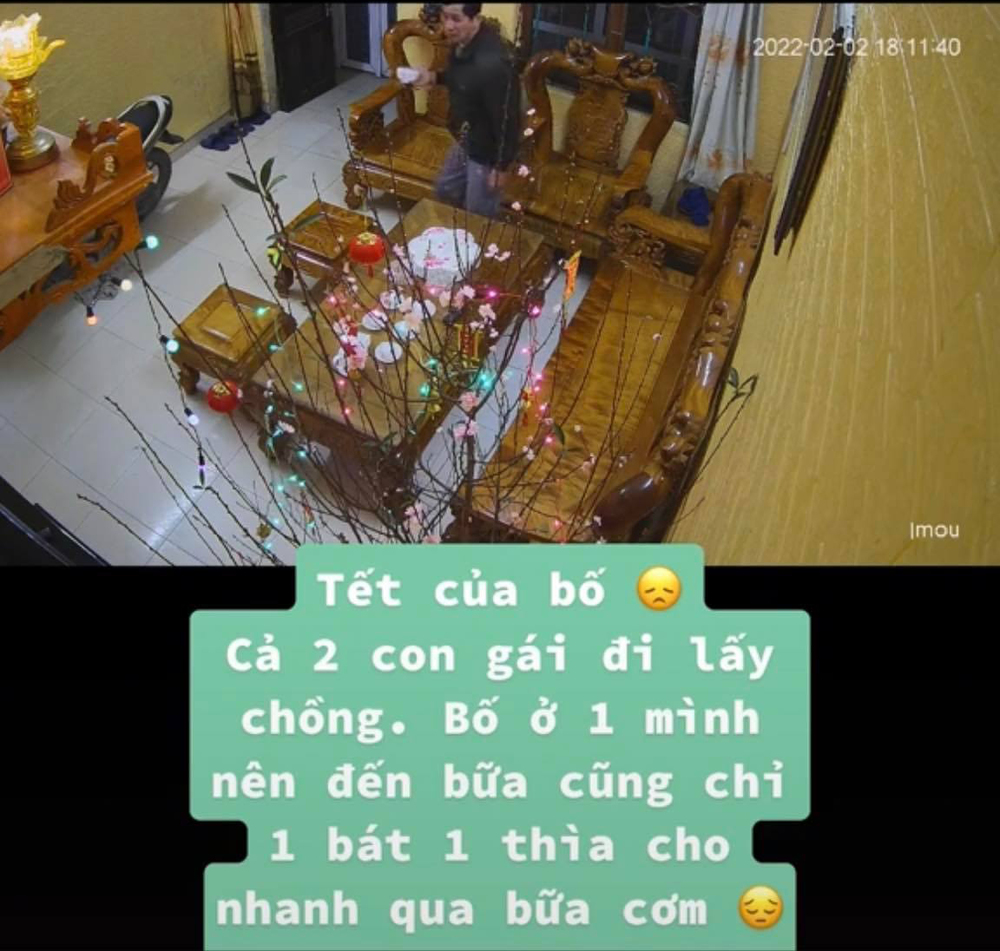  
Ăn vội bát cơm, ông bố lại nhanh chóng dọn dẹp. (Ảnh: Chụp màn hình/TikTok A,)