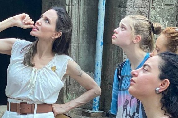 Angelina Jolie and Shiloh were not drowned out in a quick photo.  (Photo: angelinajolie)