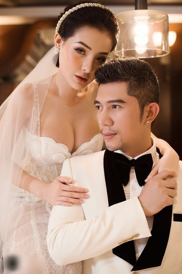  
Trước đó năm 2020, cặp đôi đã từng chụp 1 bộ hình cưới. (Ảnh: FB Lương Bằng Quang) - Tin sao Viet - Tin tuc sao Viet - Scandal sao Viet - Tin tuc cua Sao - Tin cua Sao