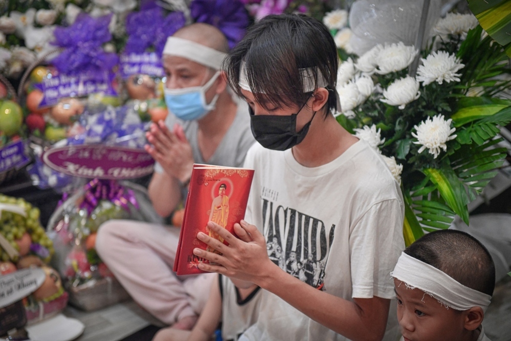  Giọng ca gốc Tiền Giang chịu nhiều cú sốc khi Phi Nhung ra đi mãi mãi. (Ảnh: FB Trang Trần) - Tin sao Viet - Tin tuc sao Viet - Scandal sao Viet - Tin tuc cua Sao - Tin cua Sao