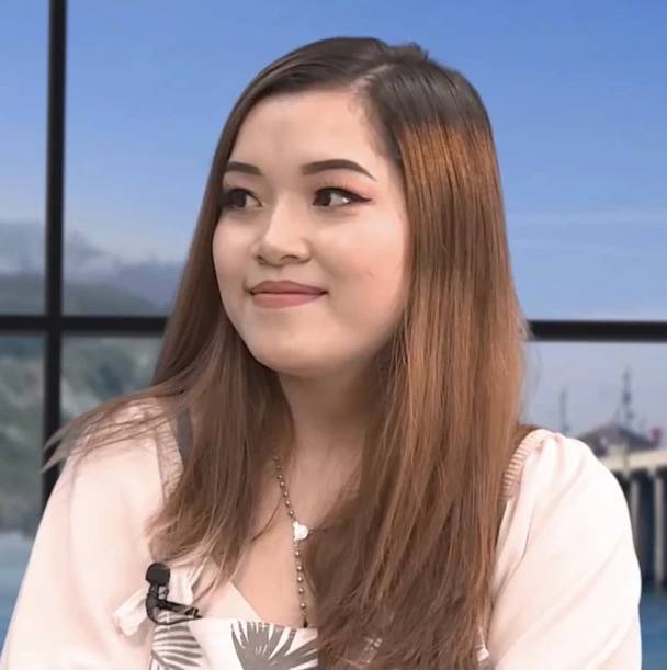 Dù phải nghỉ học giữa chừng nhưng cô vẫn không màng bận tâm, cố gắng lo cho gia đình. (Ảnh: Pháp Luật và Bạn Đọc)