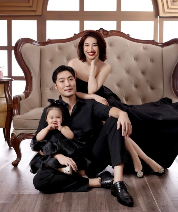 Nhìn lại quãng thời gian hạnh phúc của Pha Lê và chồng Hàn Quốc