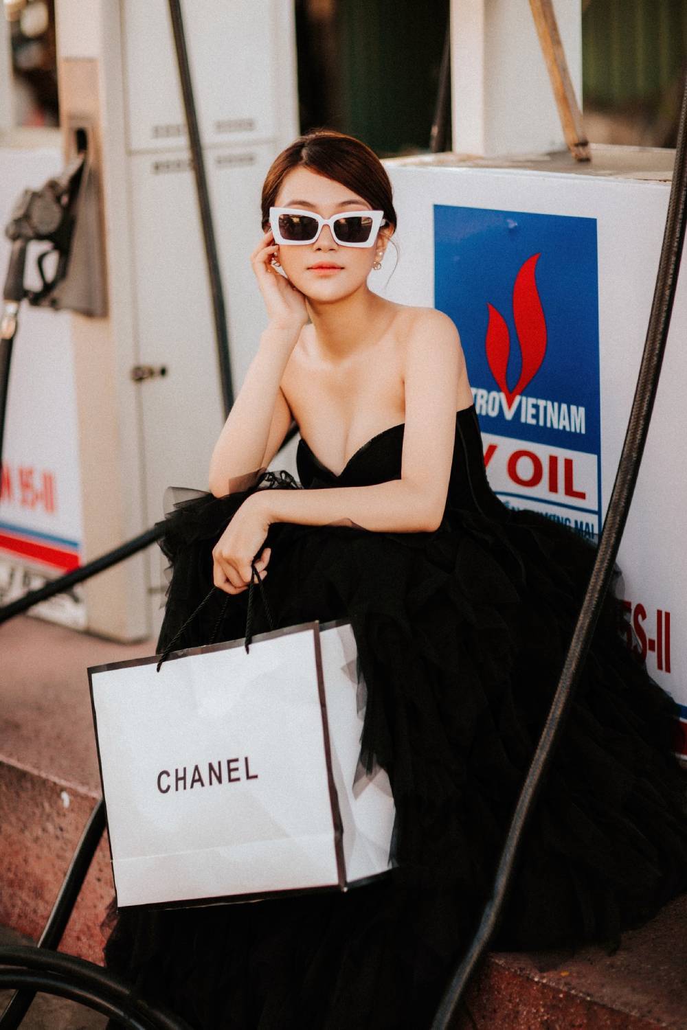 Nếu chỉ để chụp hình bắt trend thì cây xăng sẽ là một địa điểm