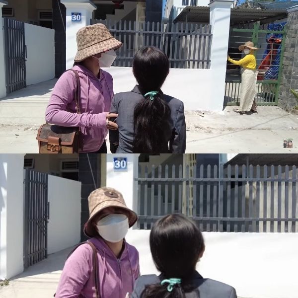  
Mẹ cô nàng khá bất ngờ với món quà của con gái (Ảnh chụp màn hình Youtube Vợ chồng nhà Nhân)