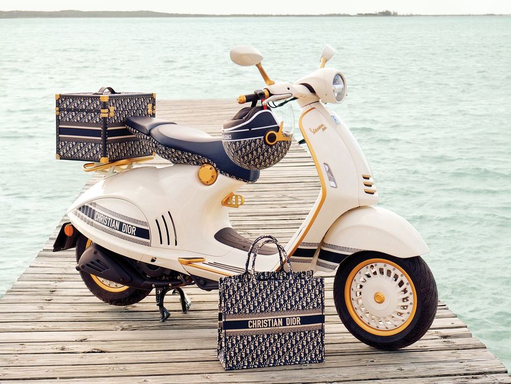  Chiếc Vespa Dior phiên bản giới hạn có giá lên đến hơn 700 triệu đồng (Ảnh: FB Trang Nemo)