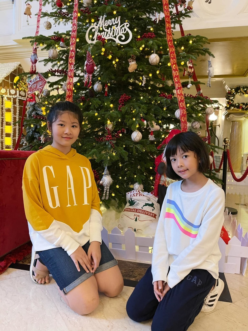   Hai cô con gái của Bình Minh được hy vọng sẽ trở thành người mẫu tài năng vì chiều cao. (Ảnh: FB Bình Minh) - Tin sao Viet - Tin tuc sao Viet - Scandal sao Viet - Tin tuc cua Sao - Tin cua Sao