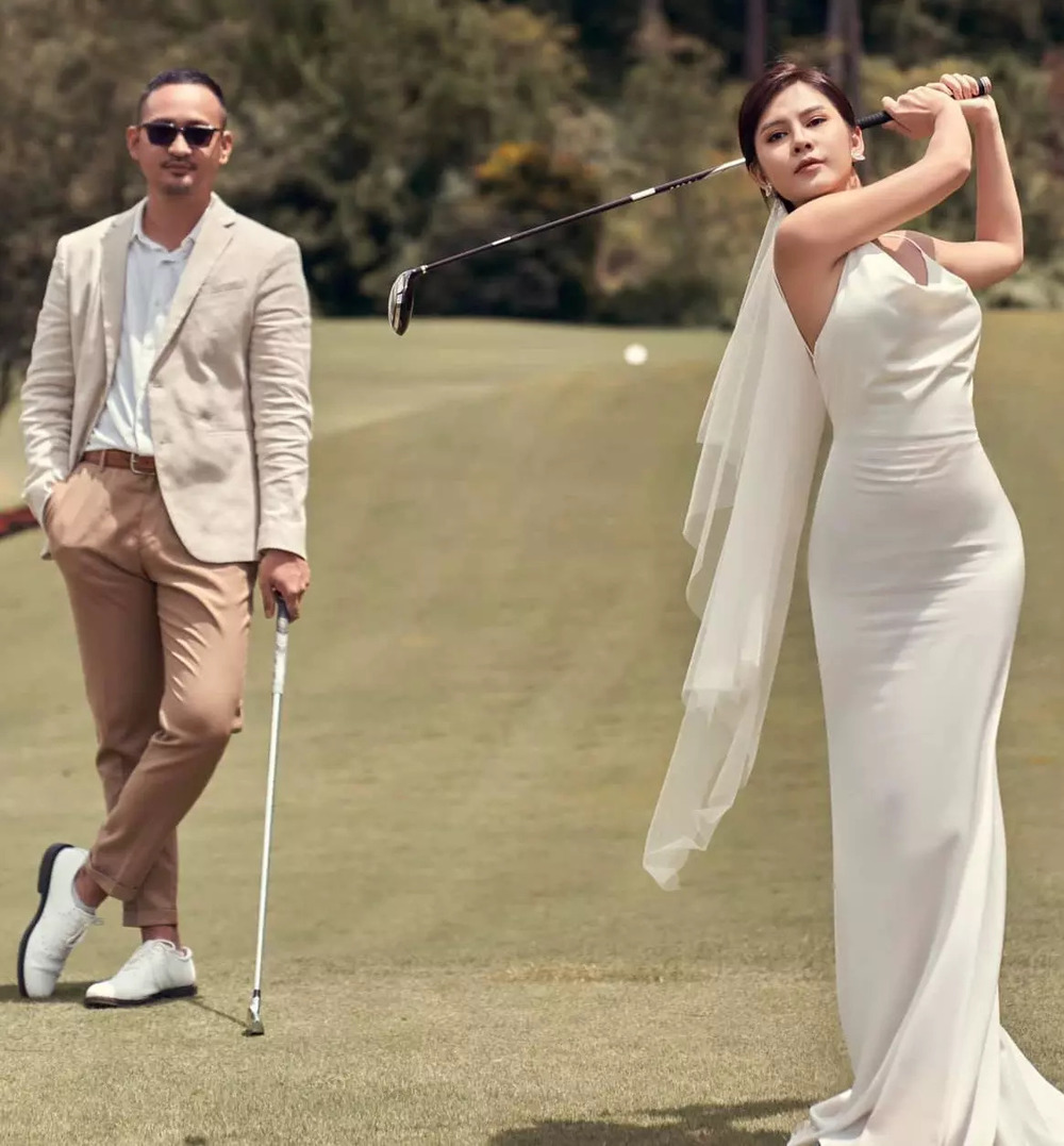  Cô cùng chồng gặp gỡ và nảy sinh tình cảm sau những lần chơi golf chung. (Ảnh: FB Vũ Thu Hoài)