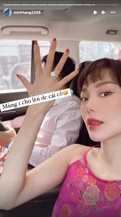  Cô nàng đã được cầu hôn thời gian trước nhưng đến nay mới công bố cho khán giả cùng biết. - Tin sao Viet - Tin tuc sao Viet - Scandal sao Viet - Tin tuc cua Sao - Tin cua Sao