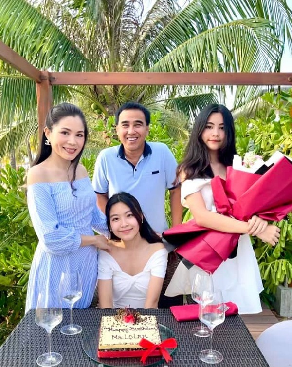  

Gia đình Quyền Linh (Ảnh: FB Quyền Linh) - Tin sao Viet - Tin tuc sao Viet - Scandal sao Viet - Tin tuc cua Sao - Tin cua Sao