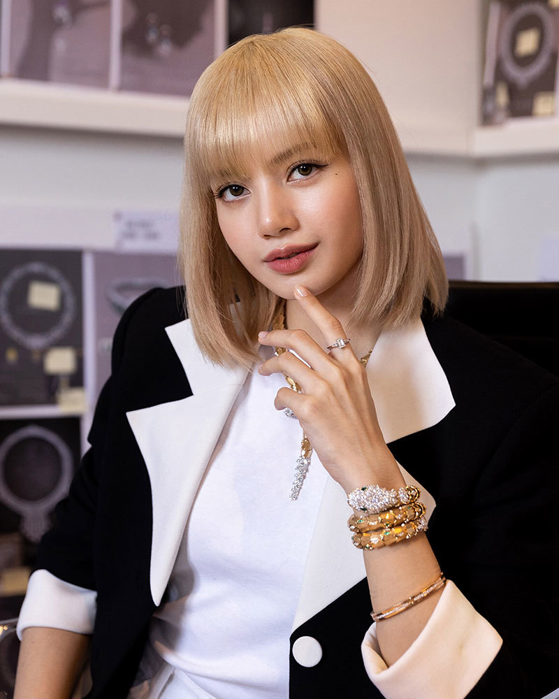 Lisa (BLACKPINK) đeo trang sức hơn 18 tỉ đồng dự sự kiện BVLGARI