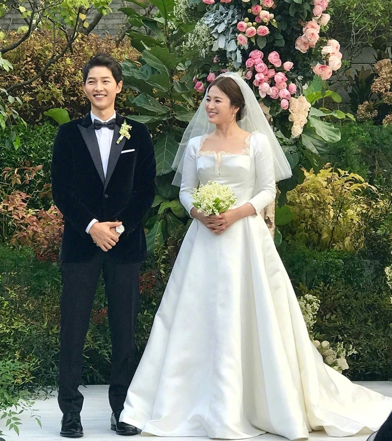  
Đây là chiếc váy cưới “độc nhất vô nhị” được thiết kế riêng cho diễn viên Full House. (Ảnh: Naver)