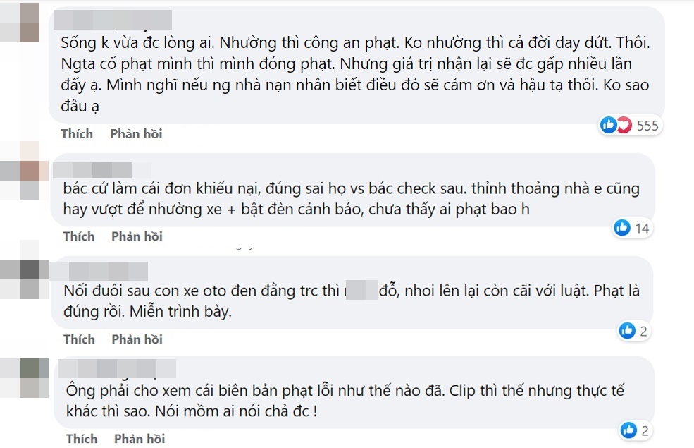  Nhiều ý kiến tranh cãi xung quanh tình huống phạt lỗi vi phạm này. (Ảnh: Chụp màn hình FB A.H.)