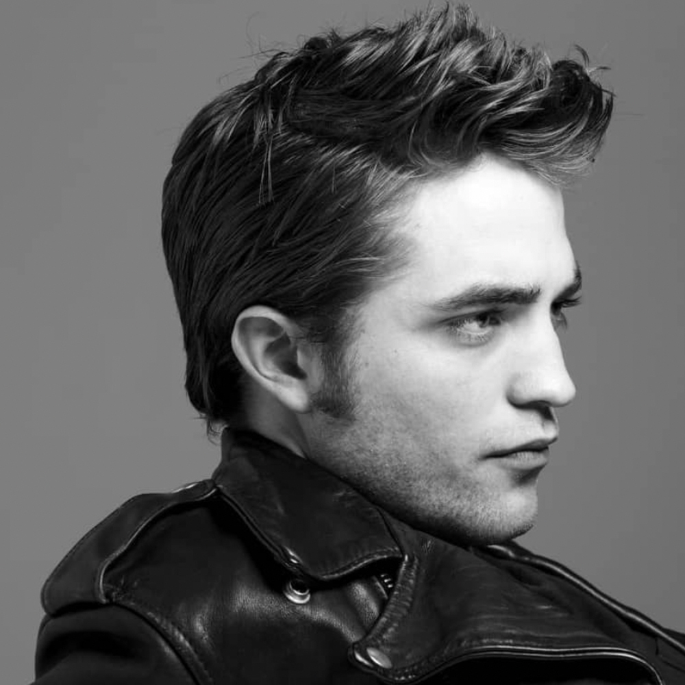  Góc nghiêng “ăn tiền” của Robert Pattinson phải gọi là “đỉnh của chóp”. (Ảnh: Instagram robertpattinsonv)