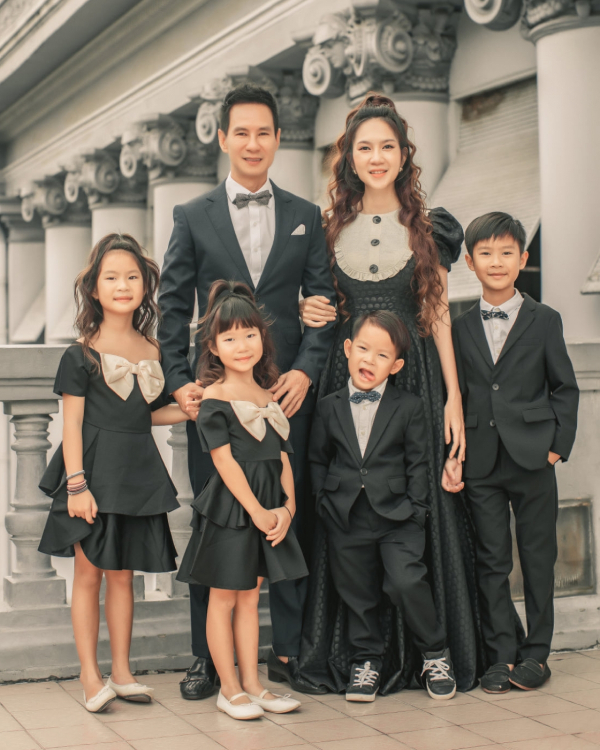  Gia đình hạnh phúc, viên mãn của gia đình Lý Hải - Minh Hà được nhiều ngưỡng mộ. (Ảnh: FB Lý Hải Minh Hà) - Tin sao Viet - Tin tuc sao Viet - Scandal sao Viet - Tin tuc cua Sao - Tin cua Sao