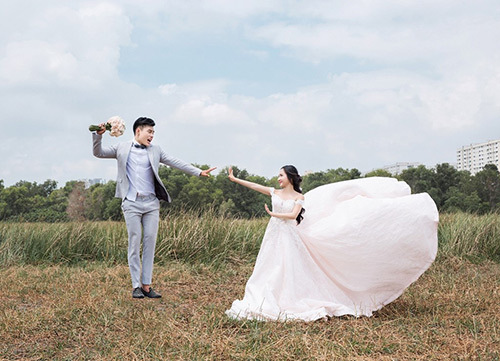 
Cặp đôi khiến netizen vô cùng phấn khích trước ý tưởng chụp cưới độc đáo. (Ảnh: FB Lê Dương Bảo Lâm)