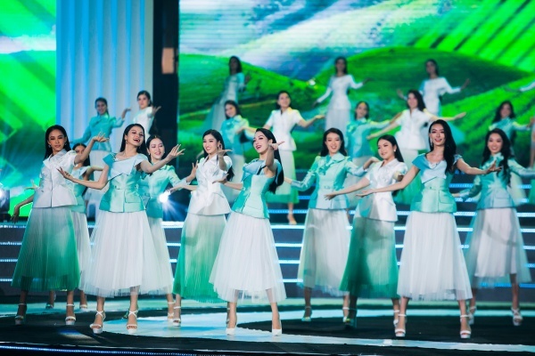 
Chung khảo toàn quốc Miss World Vietnam 2022 diễn ra tối 24/4.