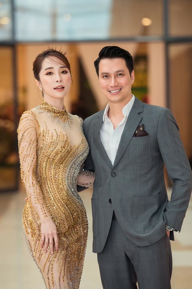 
Quỳnh Nga và Việt Anh dính tin đồn hẹn hò vì xuất hiện bên cạnh nhau “như hình với bóng". (Ảnh: Facebook Quỳnh Nga)