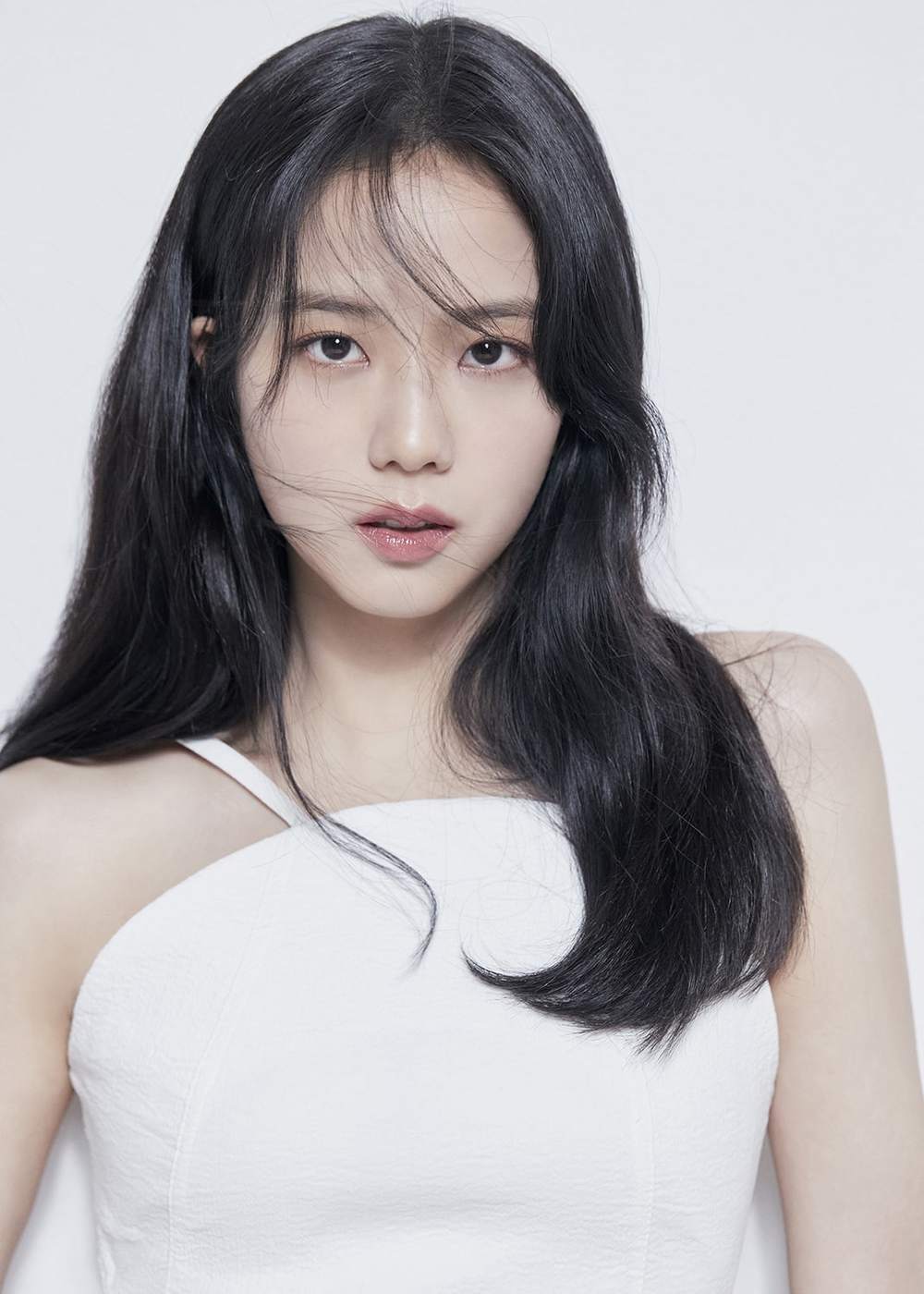 Jisoo được biết đến với tính cách dịu dàng, đằm thắm. (Ảnh: Pinterest)