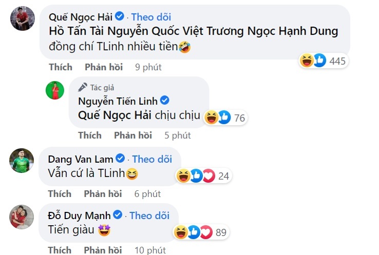  
Dàn cầu thủ Việt trầm trồ trước độ giàu có của Tiến Linh. (Ảnh: Chụp màn hình FB Nguyễn Tiến Linh)