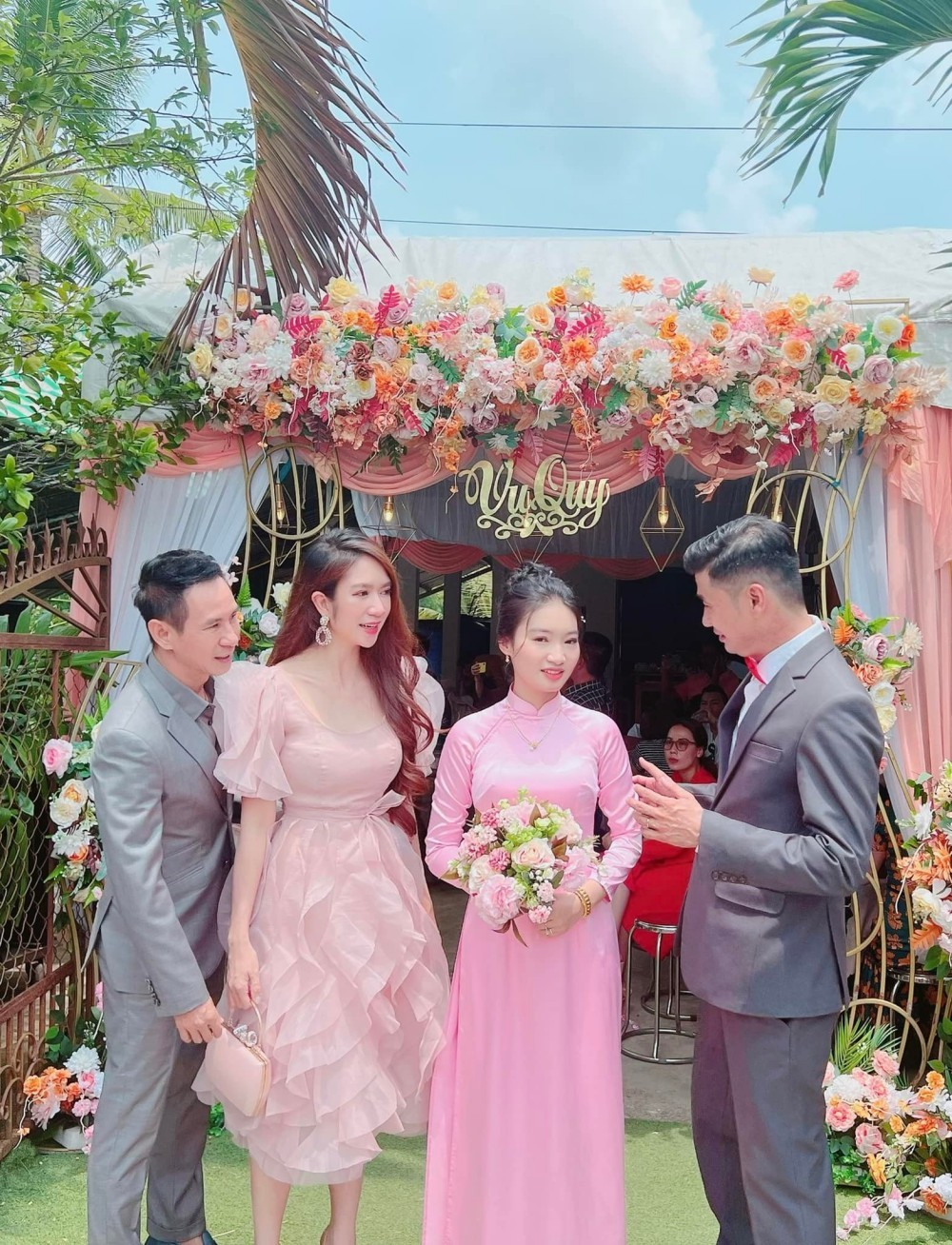 Tiết Cương giấu kín mọi thông tin về ngày vui vì thế khán giả bất ngờ khi thấy anh trong hình ảnh chú rể. - Tin sao Viet - Tin tuc sao Viet - Scandal sao Viet - Tin tuc cua Sao - Tin cua Sao