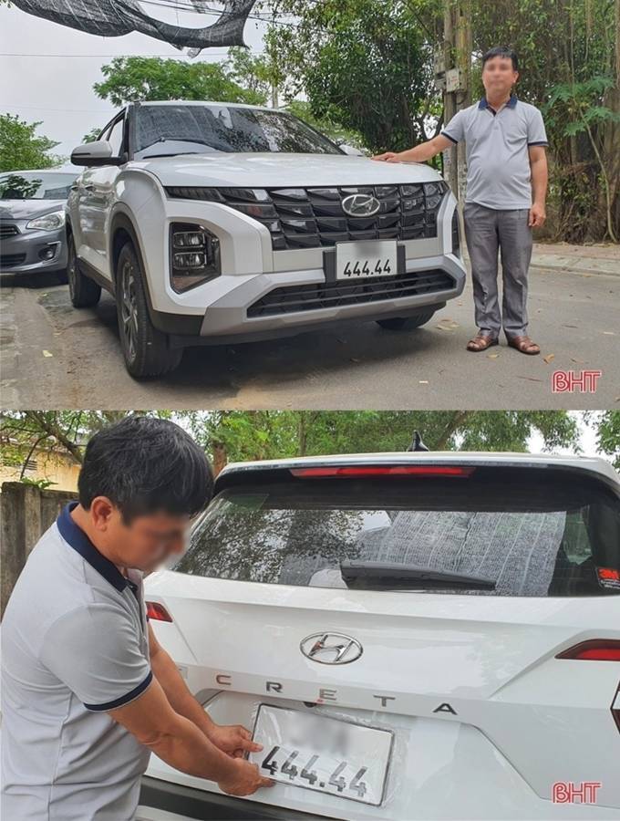  
Chiếc xe mang biển ngũ quý 4 thu hút sự quan tâm của mọi người. (Ảnh: Báo Giao Thông)