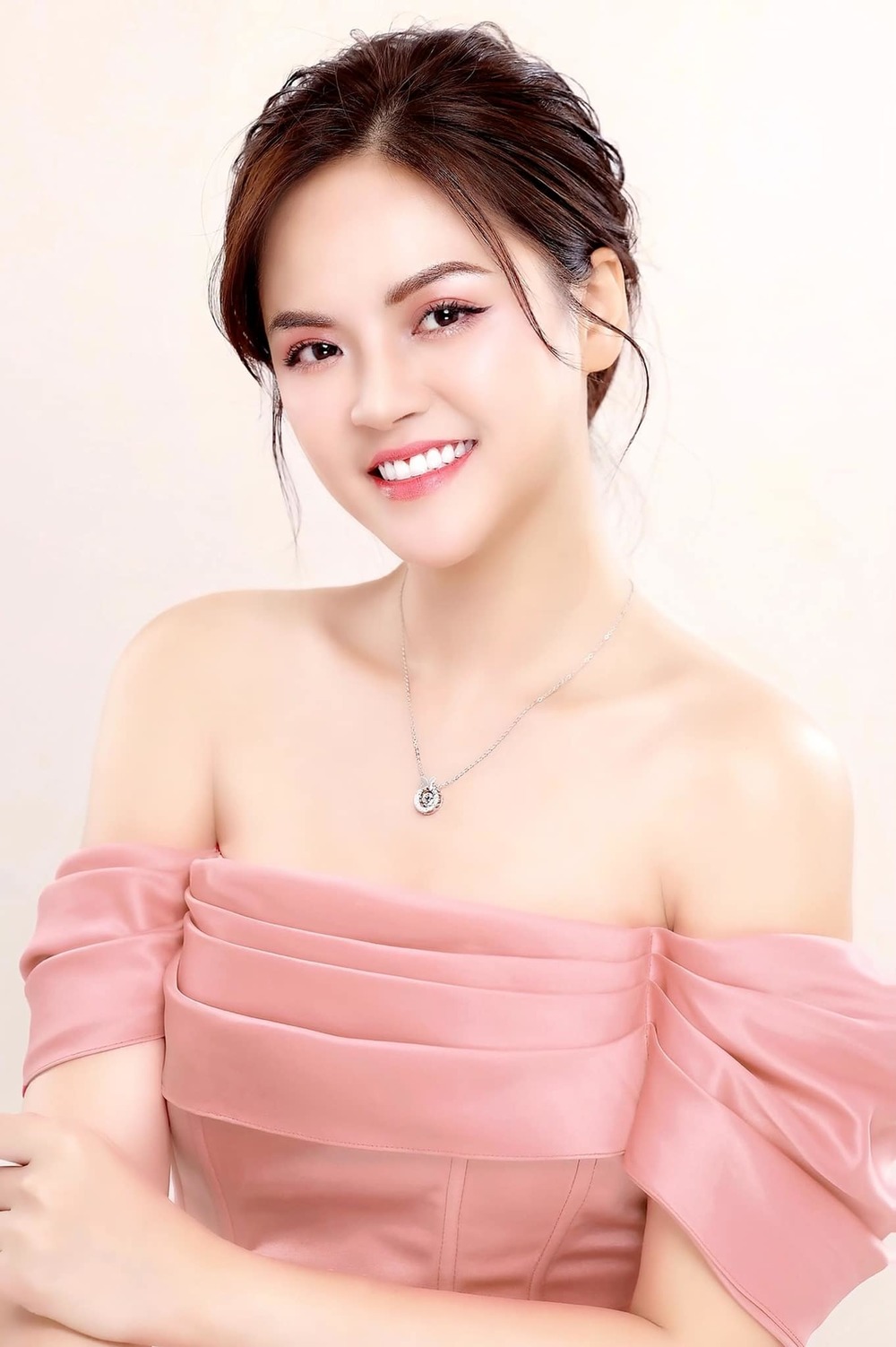 Nữ diễn viên được khen ngợi nhờ cách xử lý thông minh. (Ảnh: FB Nguyễn Thu Quỳnh)