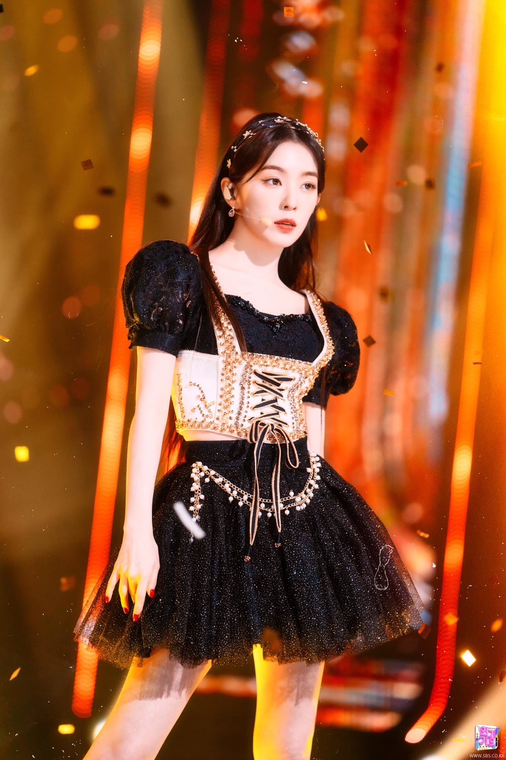  Irene "bá đạo" khi khuyên fan không mua đồ của SM sản xuất. (Ảnh: SBS)