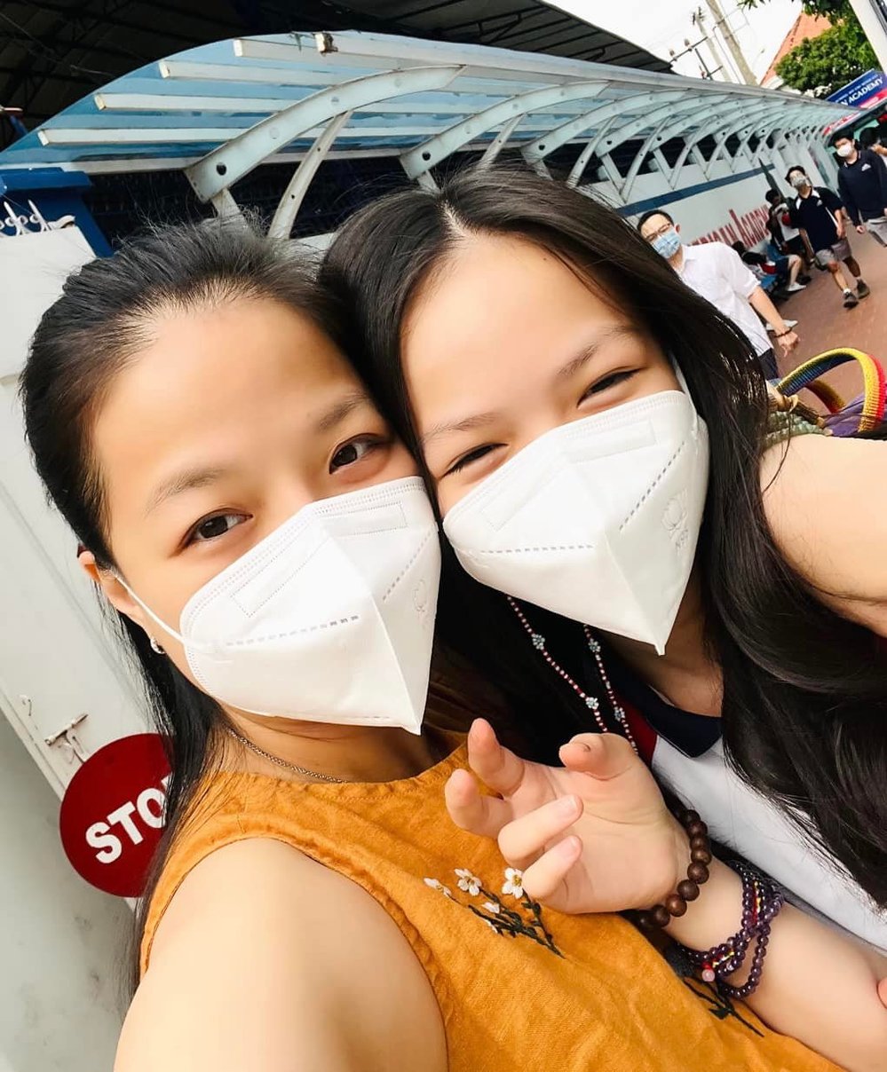  
Bà mẹ đơn thân Trần Hà Thủy được so sánh với nhân vật Cố Giai khi đều sẵn sàng "xù lông" để bảo vệ con cho dù phải đứng trước những kẻ có quyền lực. (Ảnh: FB Trần Hà Thủy)