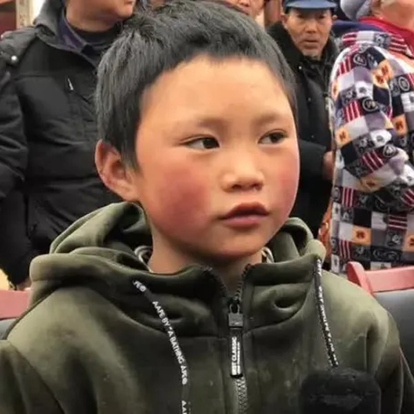    Thành tích học tập của cậu bé rất tốt. (Ảnh: South China Morning Post)