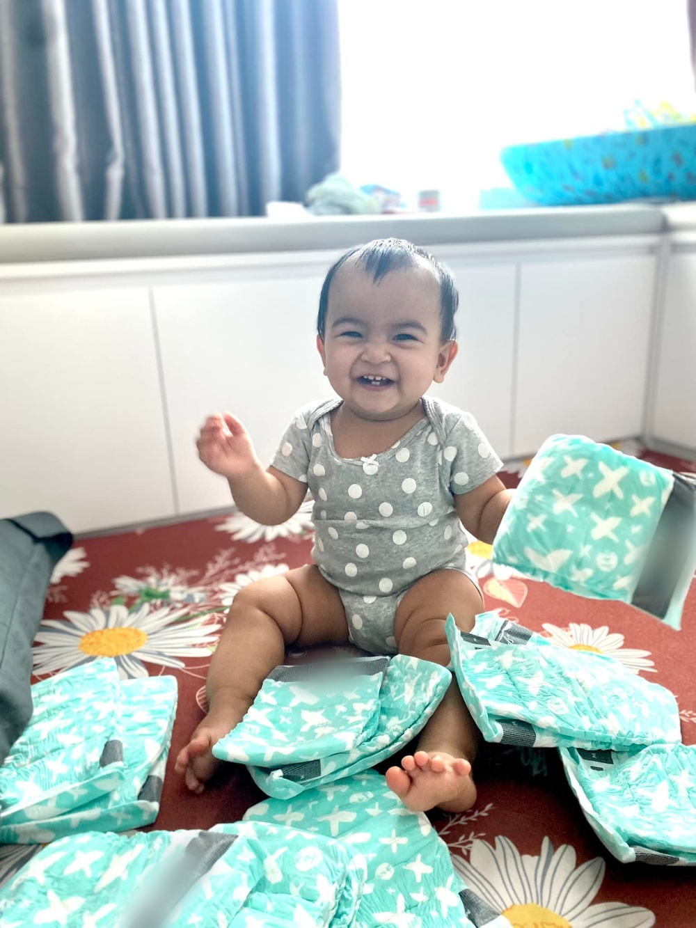    Cô bé mọc khá nhiều răng và khi nào cũng tràn đầy năng lượng. - Tin sao Viet - Tin tuc sao Viet - Scandal sao Viet - Tin tuc cua Sao - Tin cua Sao