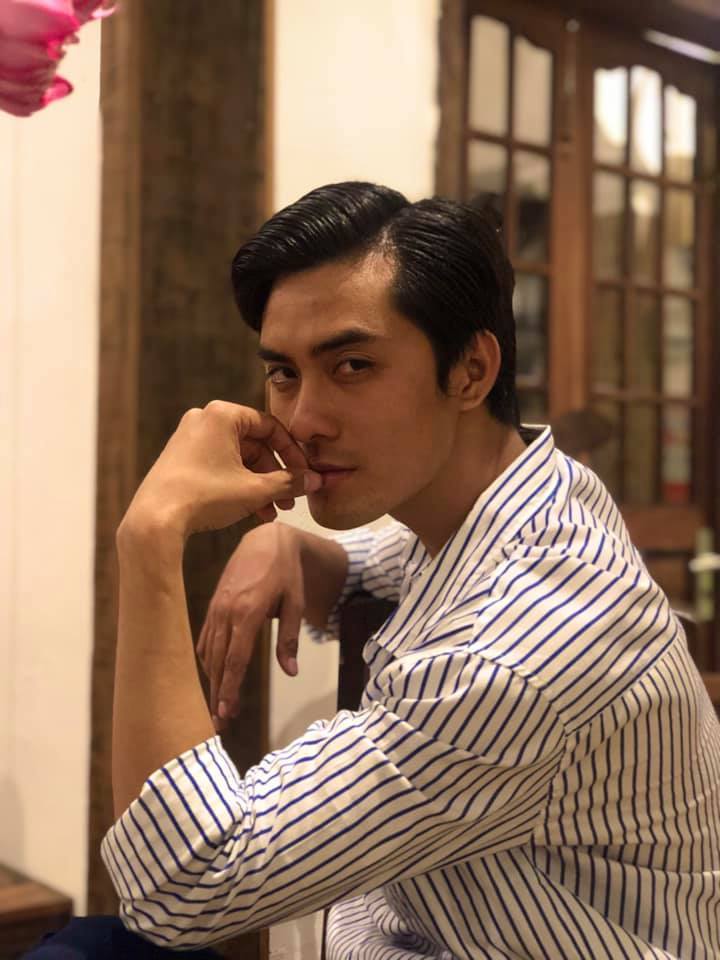    Chí Kiên được khen trẻ trung hơn hẳn với hình ảnh này. (Ảnh: FB Doãn Chí Kiên)