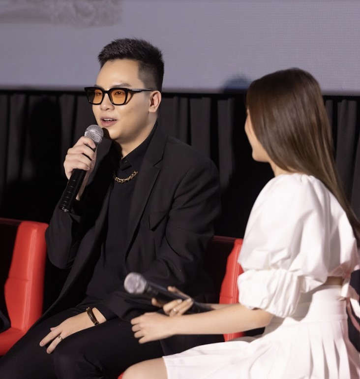    9 ca khúc trong album Colours sẽ mang đến cho khán giả 9 câu chuyện khác nhau.