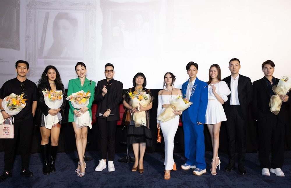    Nam ca nhạc sĩ trẻ tuổi hy vọng sản phẩm của mình có thể giúp chữa lành cho những tâm hồn đang mang tổn thương. 