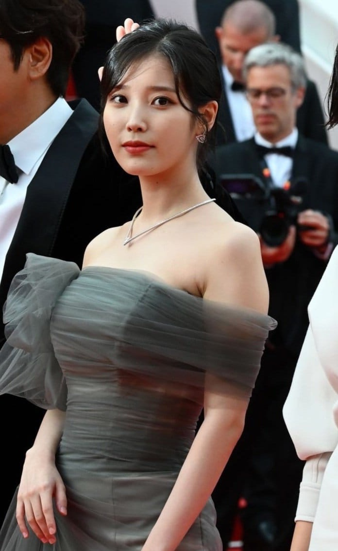  Nữ thần tượng Hàn Quốc đốn tim người nhìn bởi vẻ đẹp ngây thơ, trong trẻo khi lần đầu dự thảm đỏ Cannes. (Ảnh: Jane Jieun)