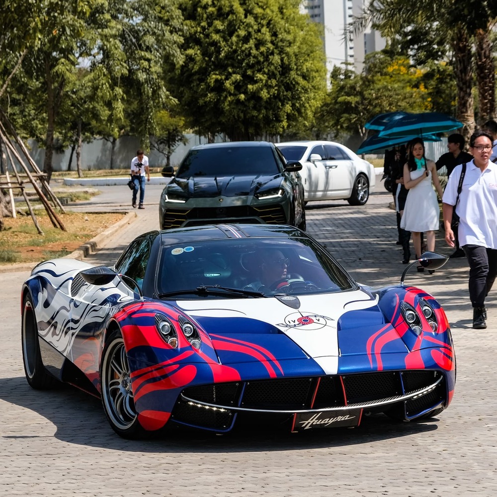  
Siêu phẩm Pagani Huayra hiện chỉ có 1 chiếc ở Việt Nam. (Ảnh: Vietnamnet)