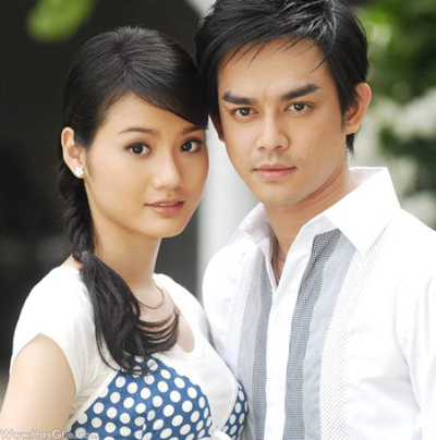  
Trong phim anh nên duyên cùng nữ diễn viên xinh đẹp Aticha Pongsilpipat. (Ảnh: Pinterest) 