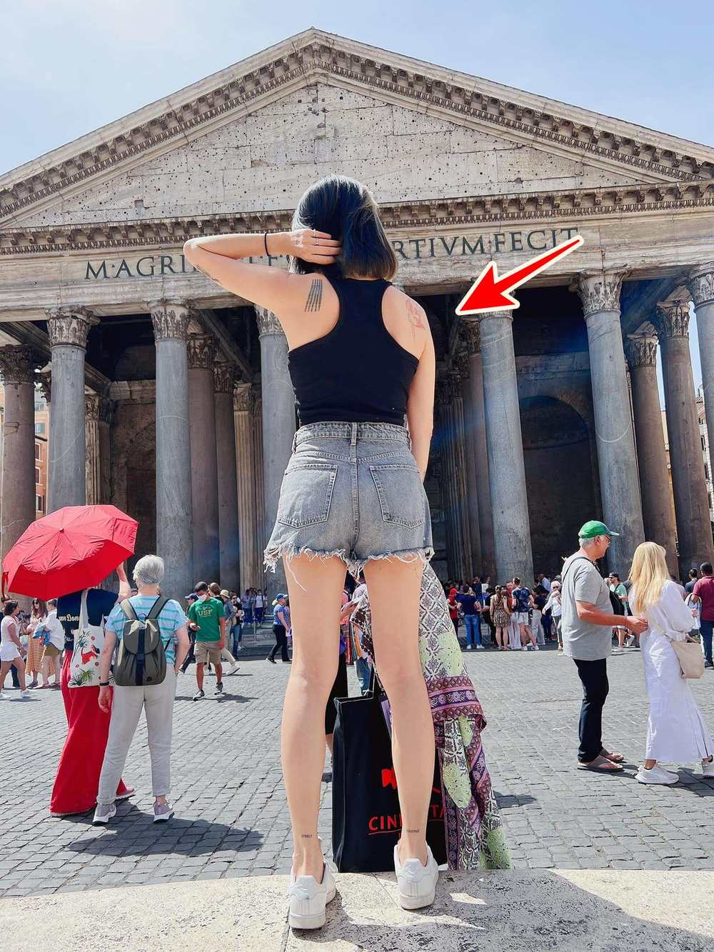    Ở khung ảnh này, không ai đoán được nữ chính Hai Phượng đã bước sang tuổi 43. (Ảnh: FB Ngô Thanh Vân)