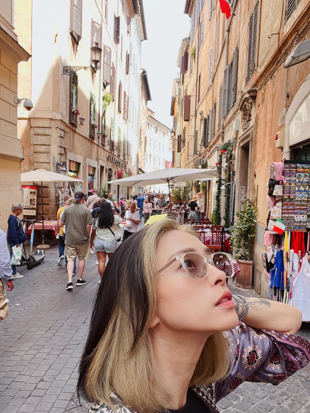    Sau khi cắt tóc ngắn và nhuộm màu trendy, mỹ nhân sinh năm 1979 lại càng chiếm spotlight hơn mỗi khi xuất hiện trên mạng xã hội. (Ảnh: FB Ngô Thanh Vân)