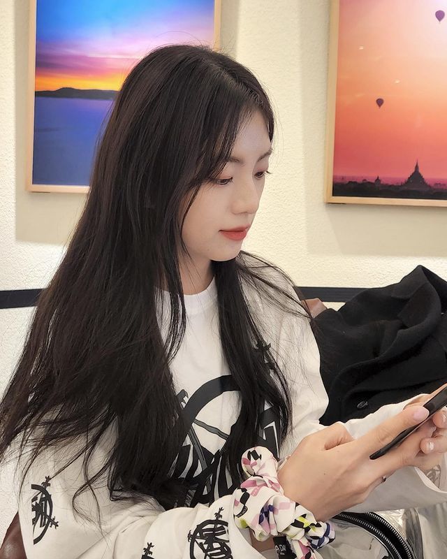  Dân tình còn tiếc rằng Jiyoon không hoạt động nghệ thuật. (Ảnh: Instagram jiyyoon_s2)