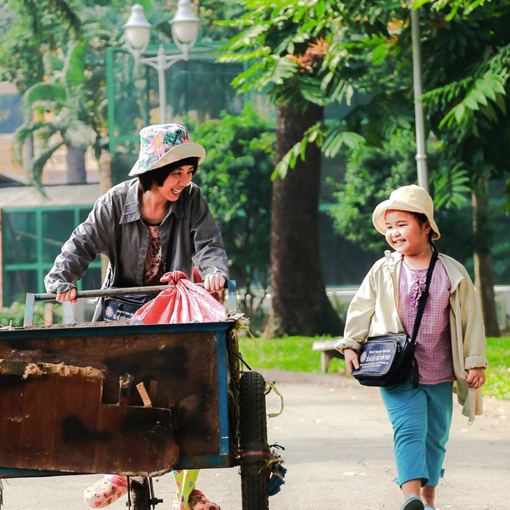 Thu Trang và bé Kim Thư đã giúp Nắng trở thành bộ phim đáng xem về tình cảm gia đình. (Ảnh: Tư liệu phim)